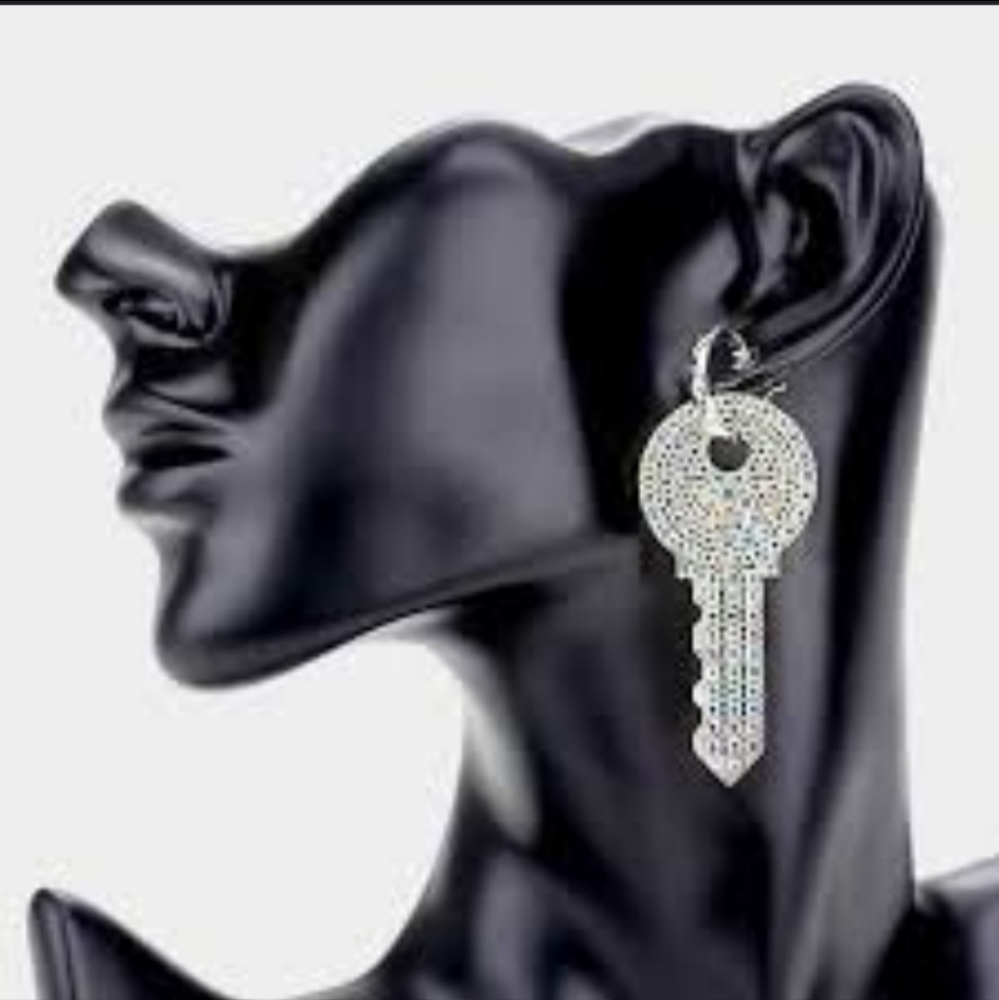 Jennifer & Company silver bling key earrings - Picture 4 of 6